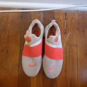 Girls Nike Pink And White Prestos